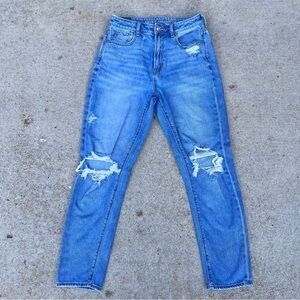 American Eagle Mom Jeans Size 4 Medium Light Wash Distressed Comfort Stretch